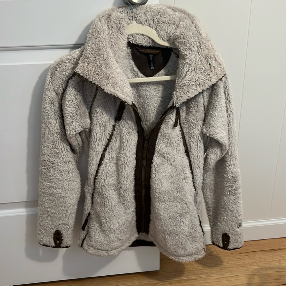 Kuhl zip up